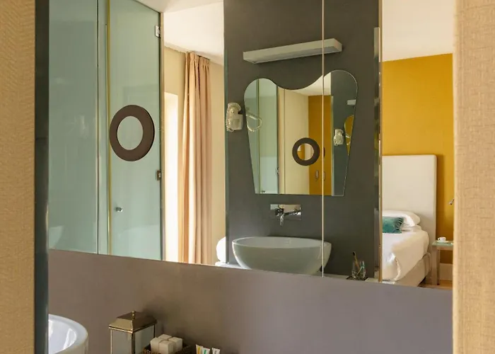 Affittacamere Domus Adriani 4*